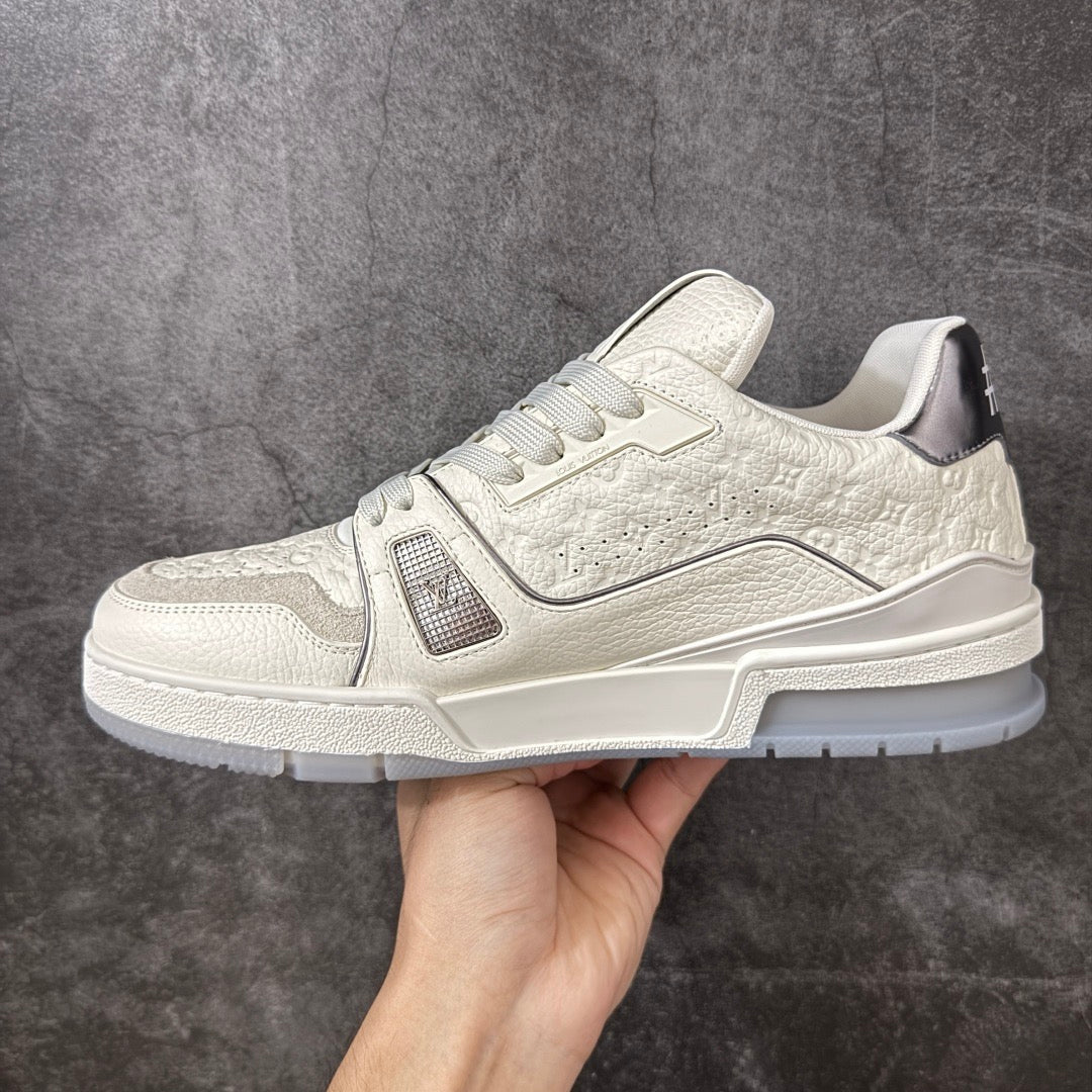 LV Trainer Sneaker 1AKCL1