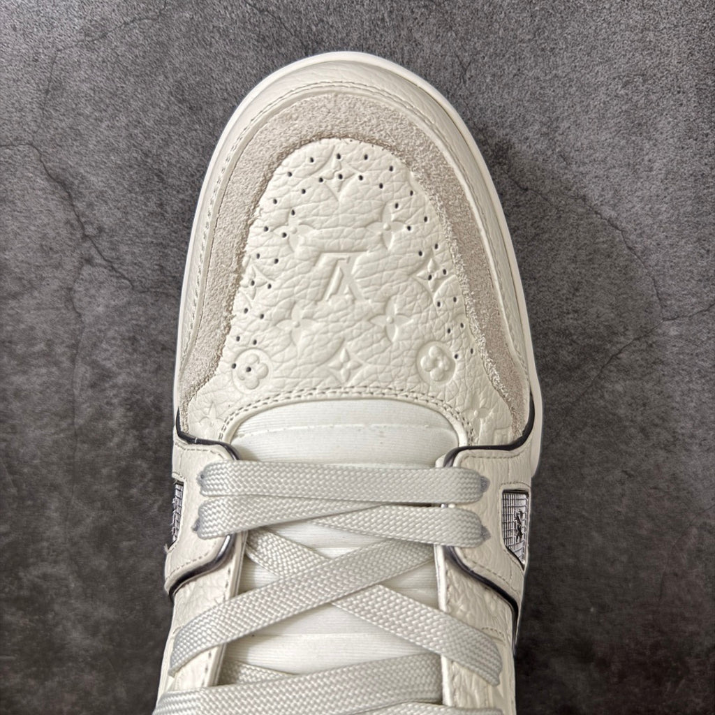 LV Trainer Sneaker 1AKCL1