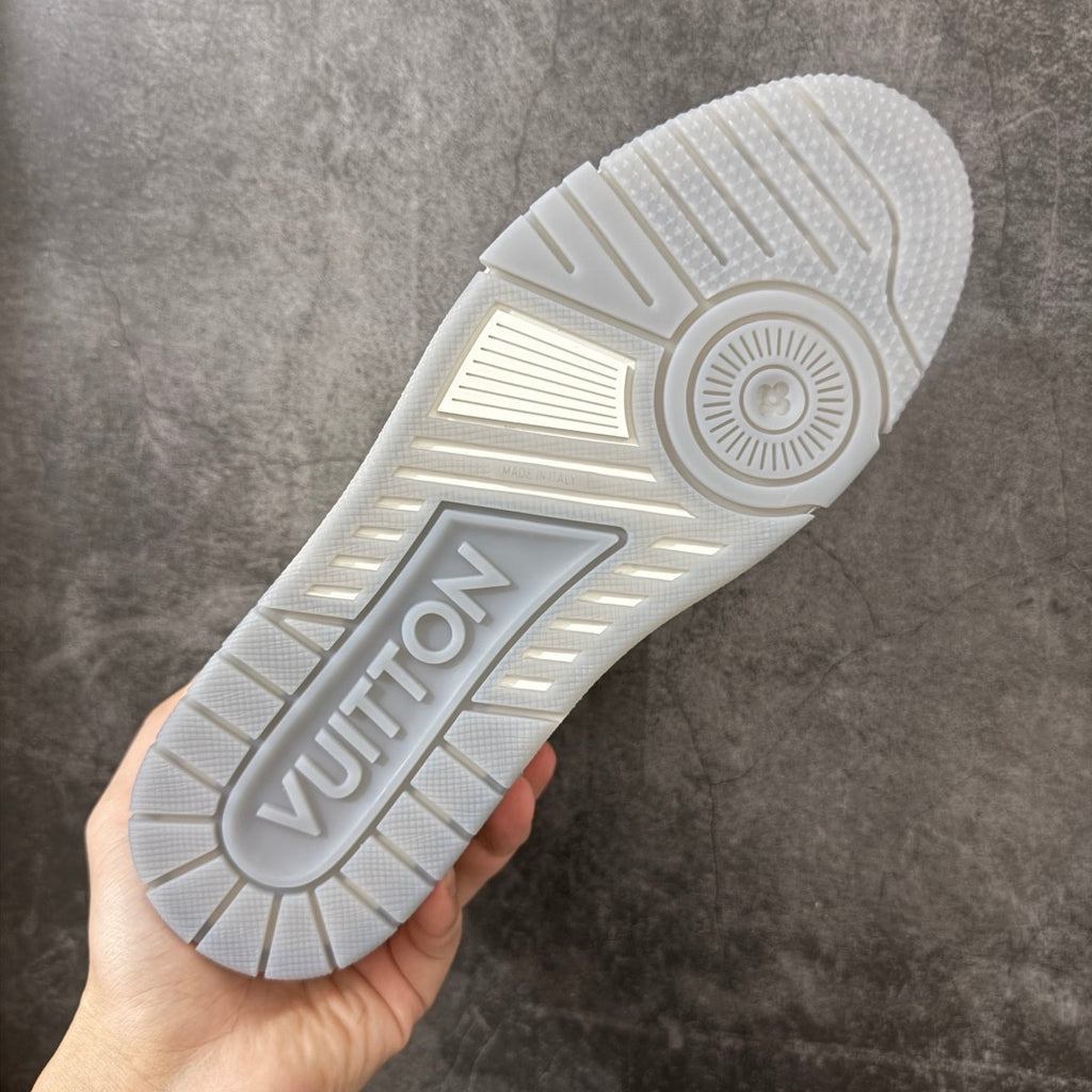 LV Trainer Sneaker 1AKCL1