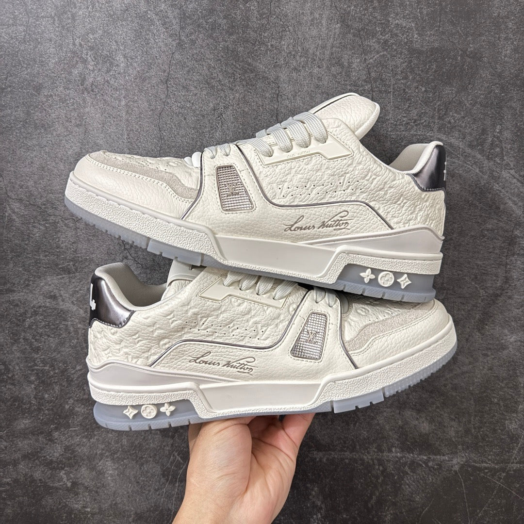 LV Trainer Sneaker 1AKCL1