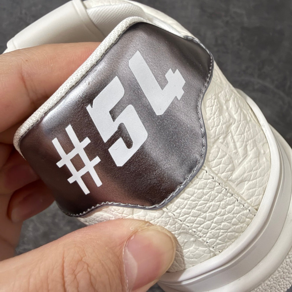 LV Trainer Sneaker 1AKCL1