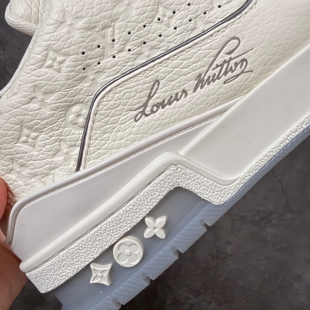 LV Trainer Sneaker 1AKCL1