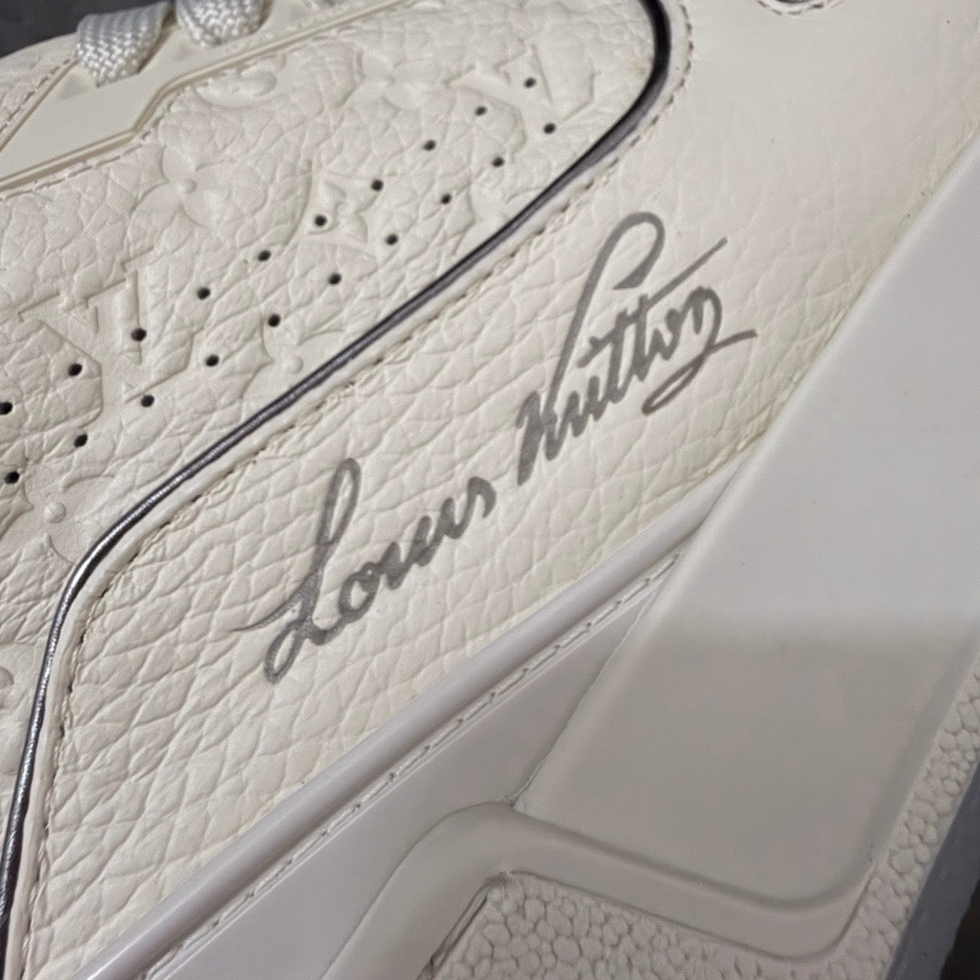 LV Trainer Sneaker 1AKCL1