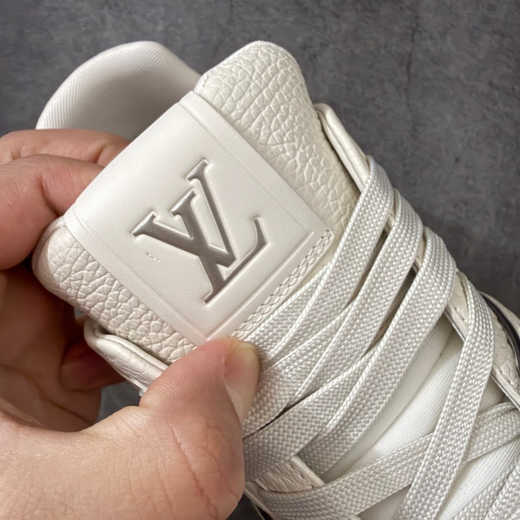 LV Trainer Sneaker 1AKCL1
