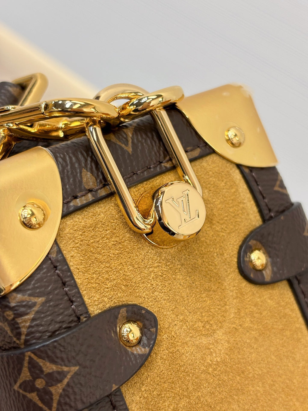 LV Side Trunk MM M2A041