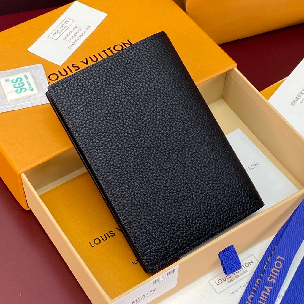 LV Passport Cover M2A176