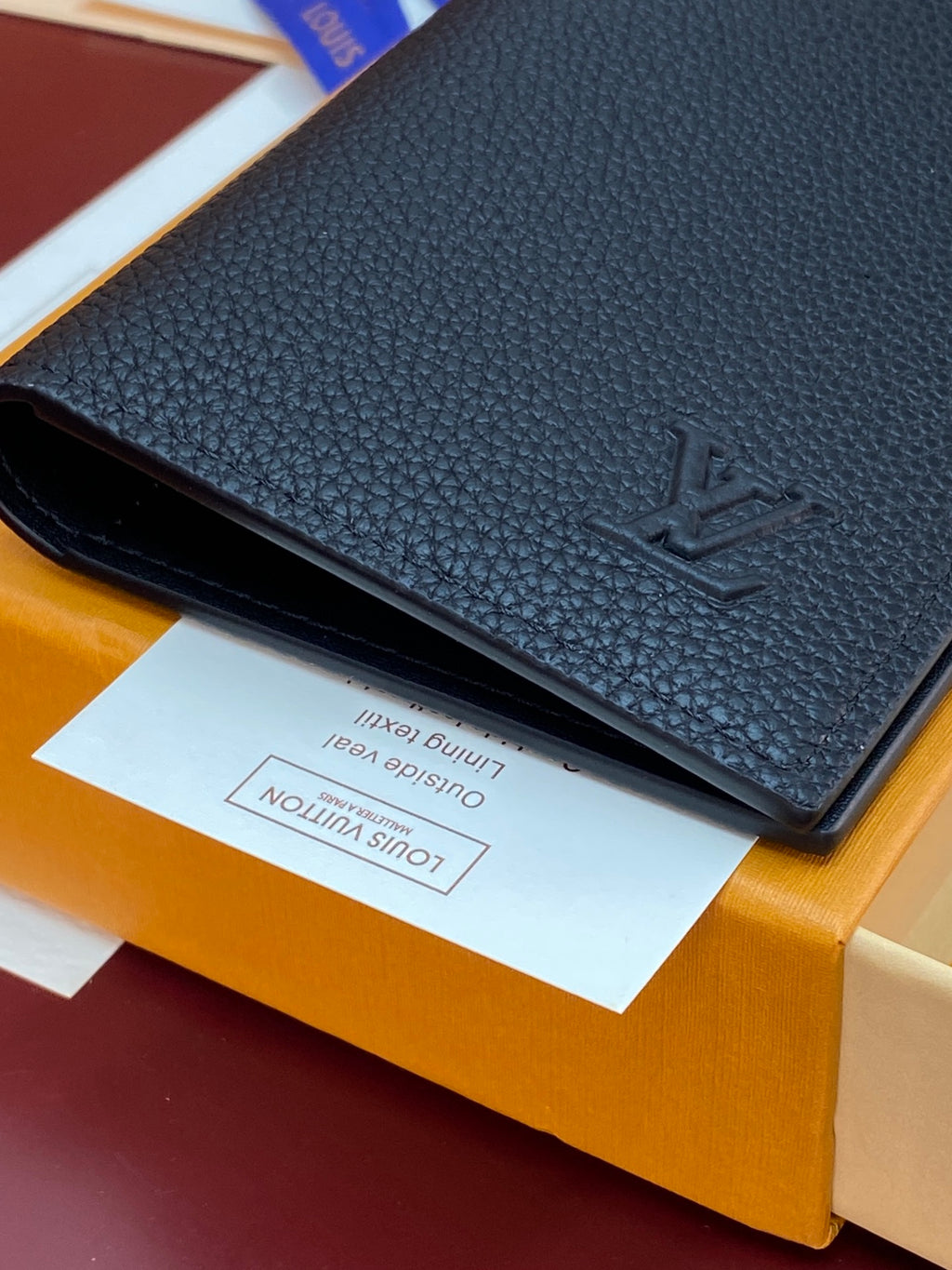LV Passport Cover M2A176