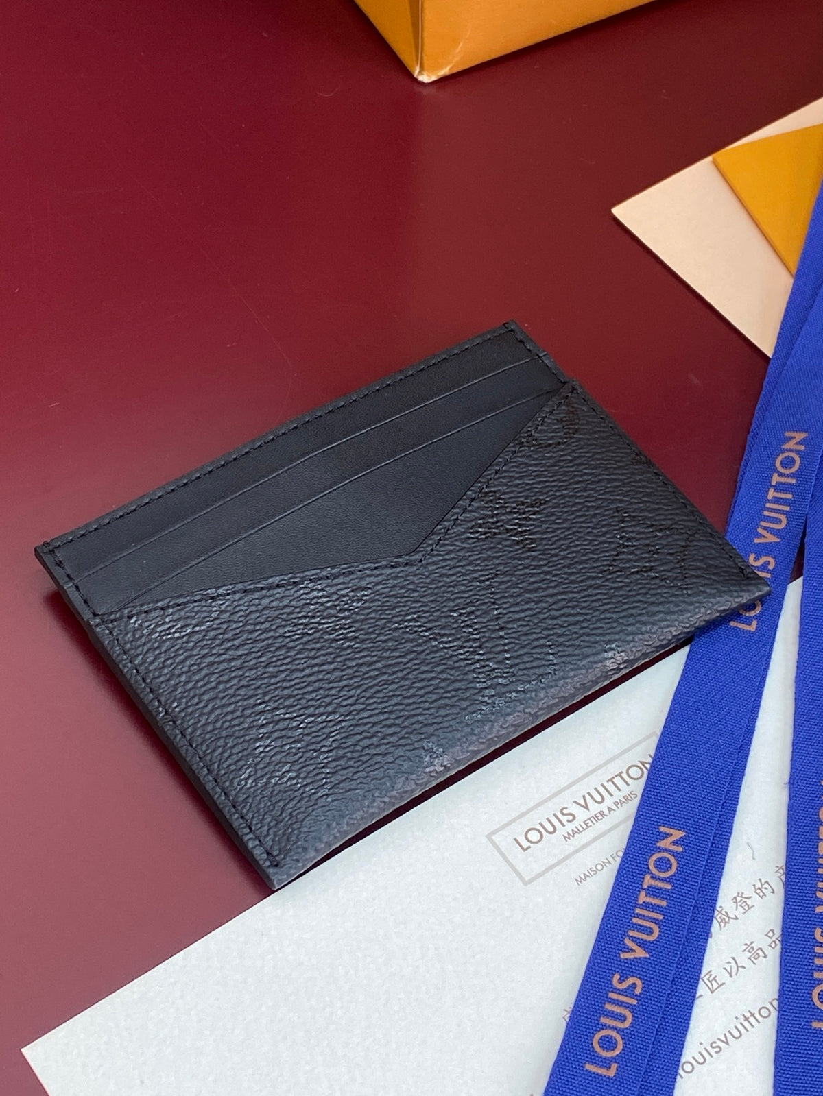 LV Porte-Cartes Triple M2A674