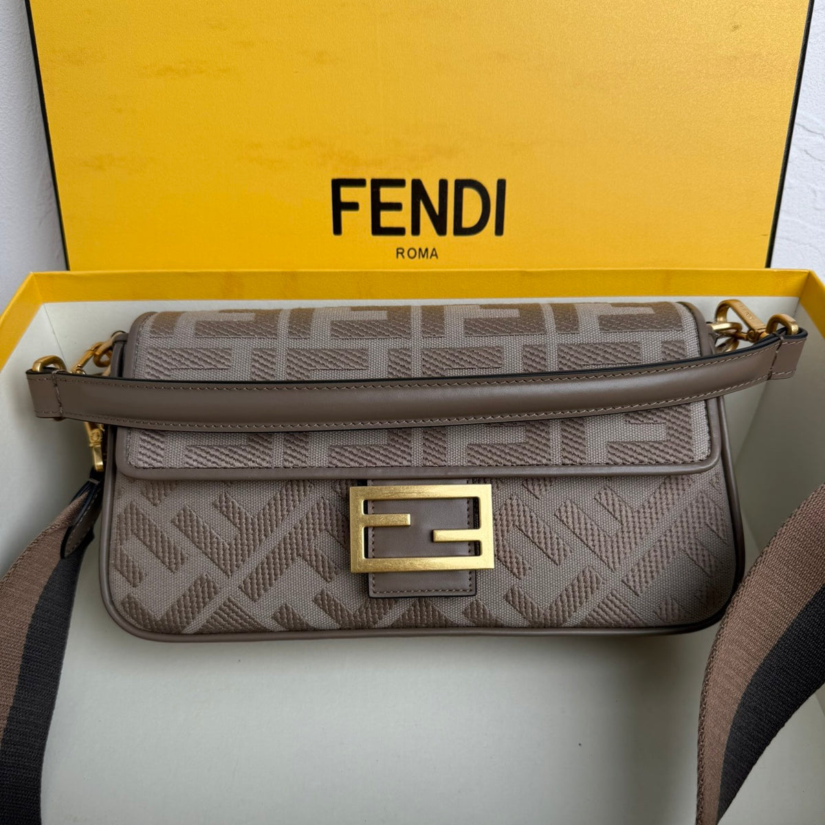 Fendi Baguette Bag in Tobacco FF Jacquard Fabric