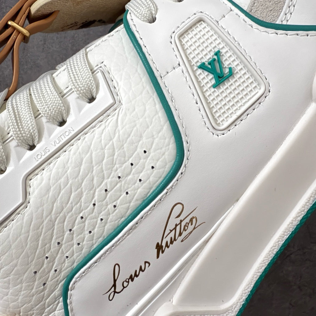 LV Trainer Sneaker 1AKRDQ