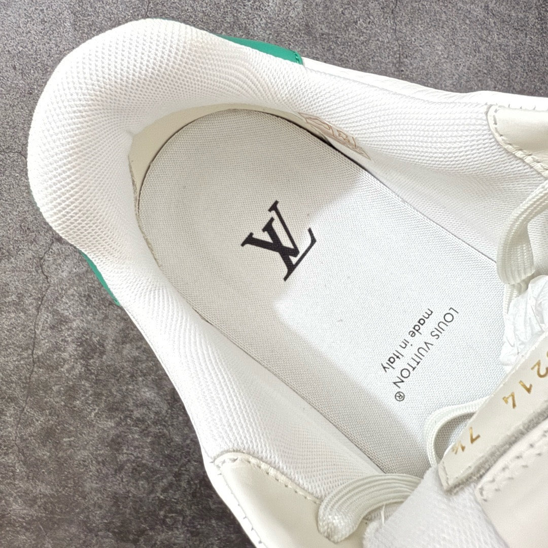 LV Trainer Sneaker 1AKRDQ