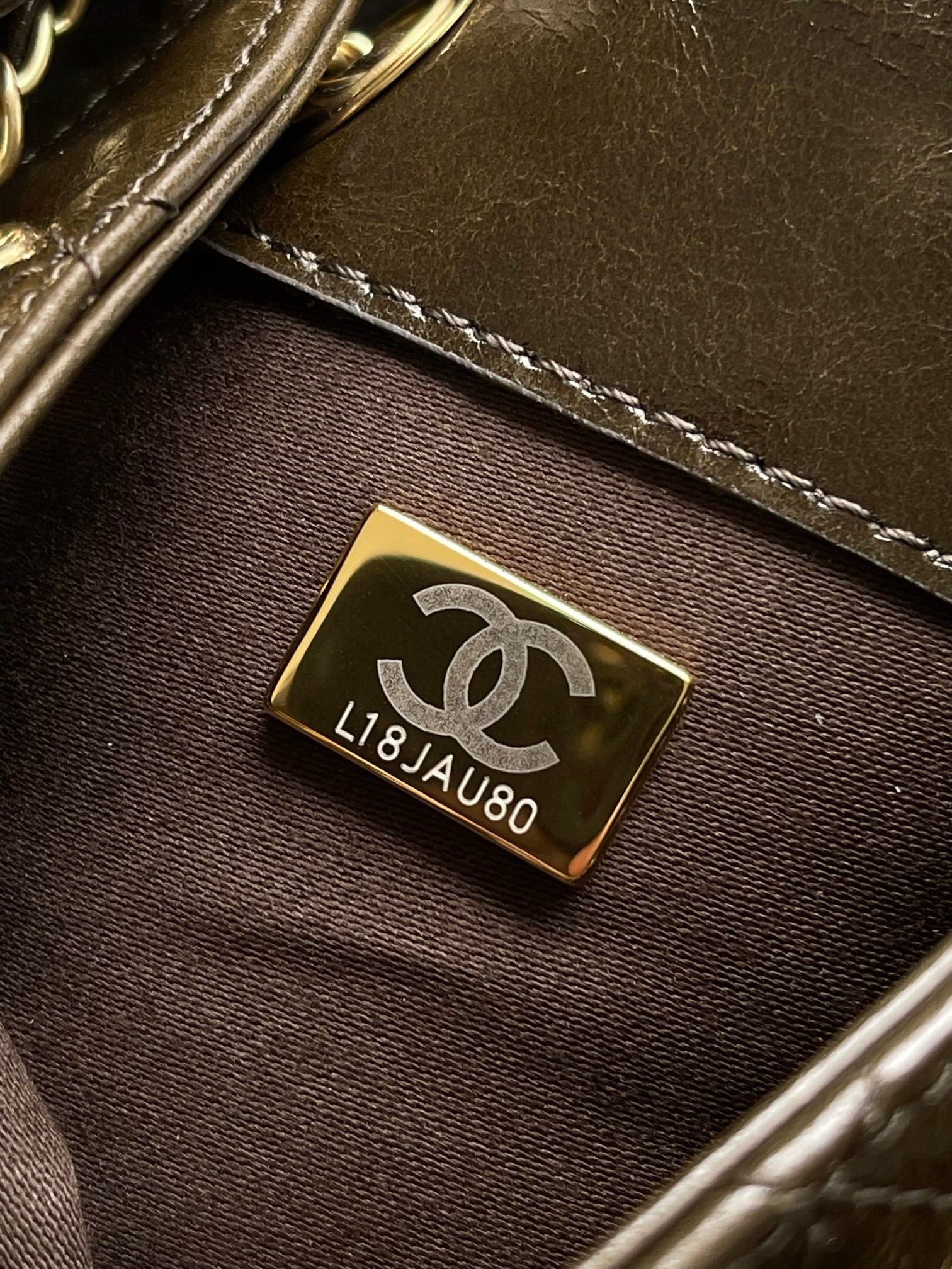 Chanel 25 Small Handbag in Shiny Crumbled Calfskin