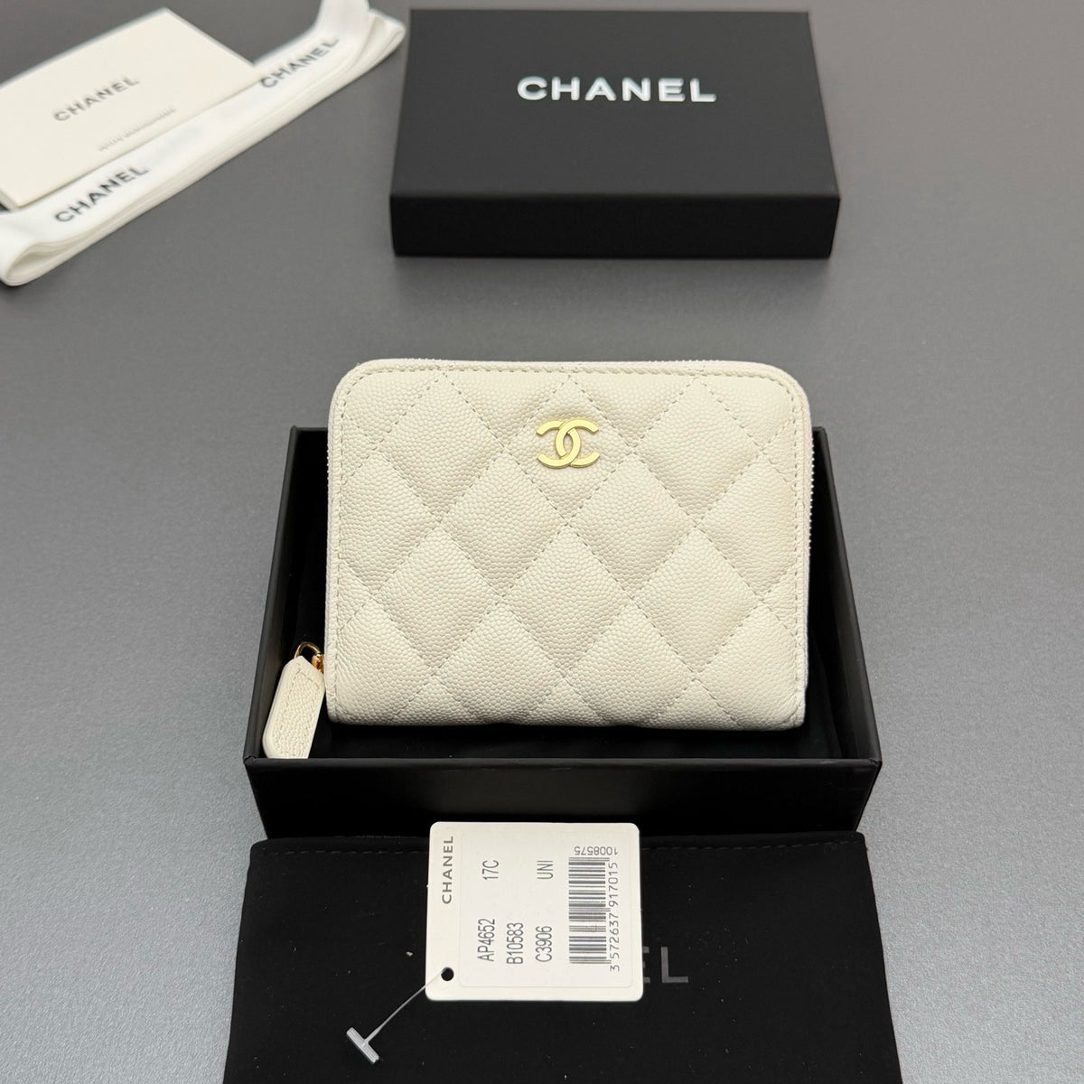 Chanel Classic Zipped Coin Purse in Grained Shiny Calfskin