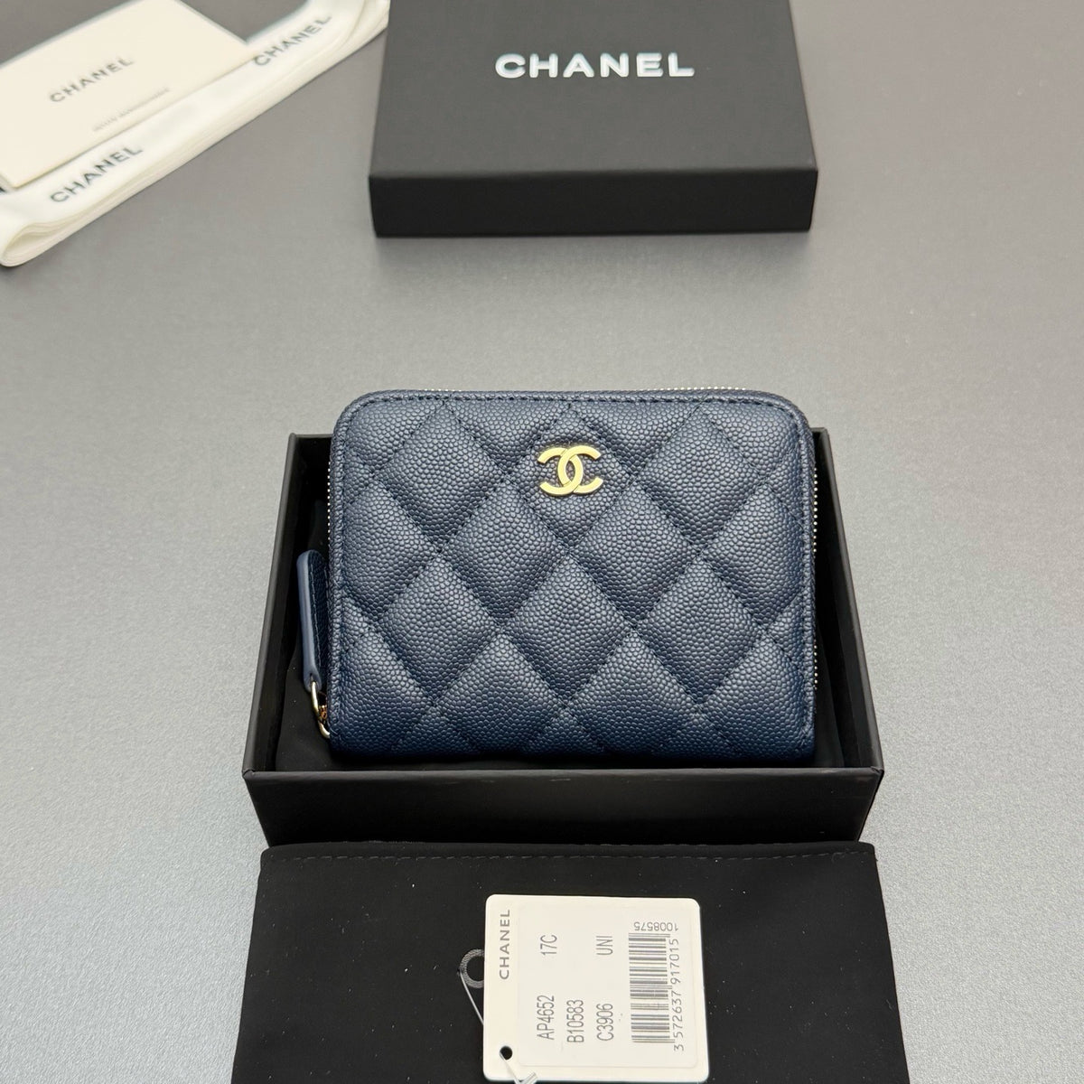 Chanel Classic Zipped Coin Purse in Grained Shiny Calfskin