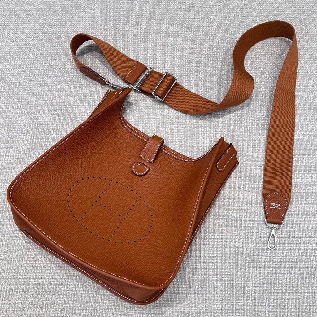 Hermes Evelyne 29 Bag in Taurillon Clemence Leather
