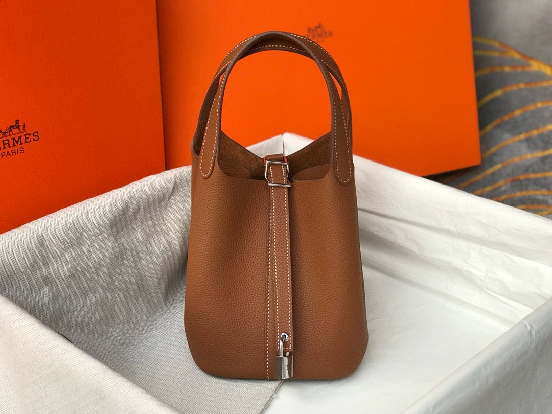 Hermes Picotin Lock 22 Bag in Taurillon Clemence Leather