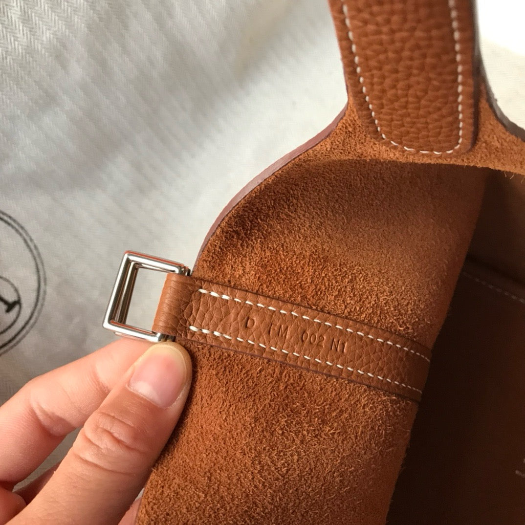 Hermes Picotin Lock 22 Bag in Taurillon Clemence Leather