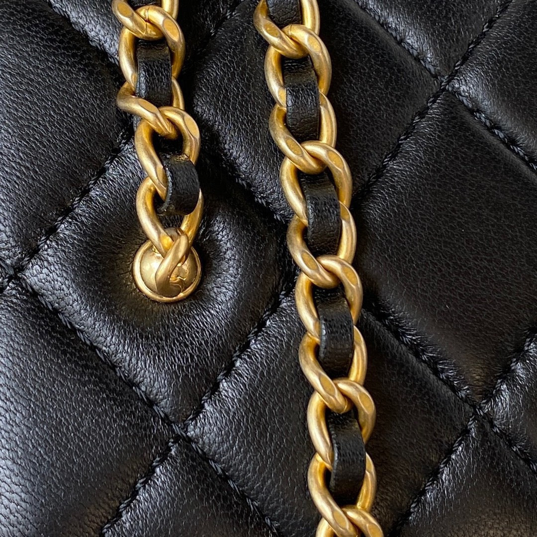 Chanel Pearl Crush Vanity Case with Chain in Lambskin