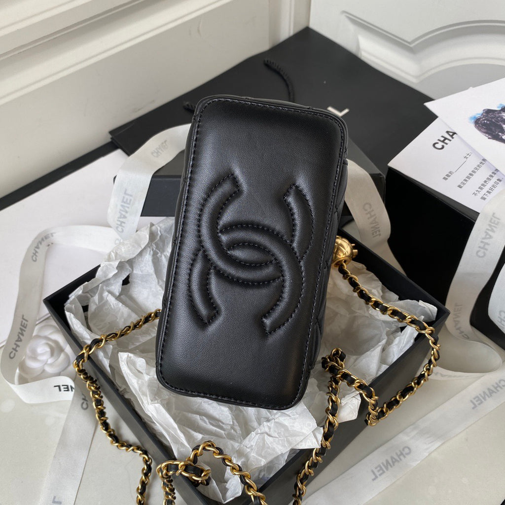 Chanel Pearl Crush Vanity Case with Chain in Lambskin