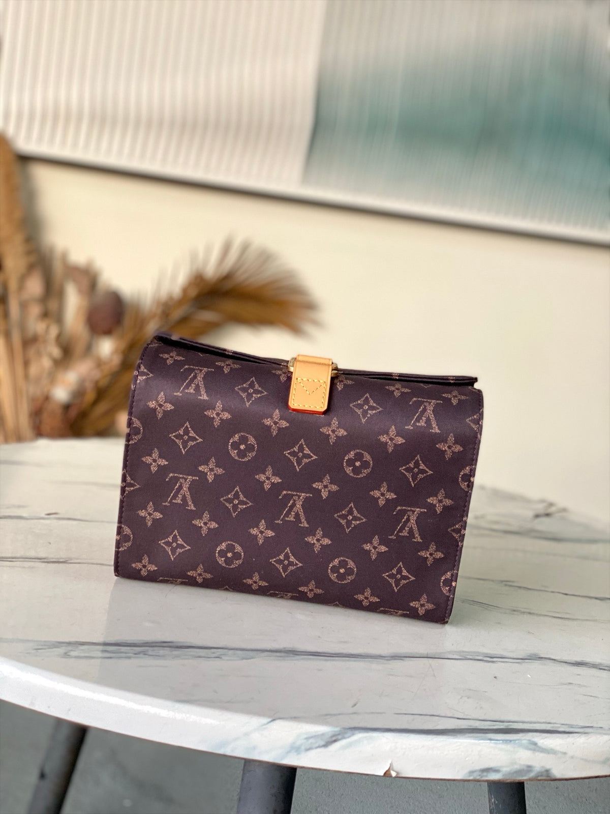 LV Hanging Toiletry Bag M2A500