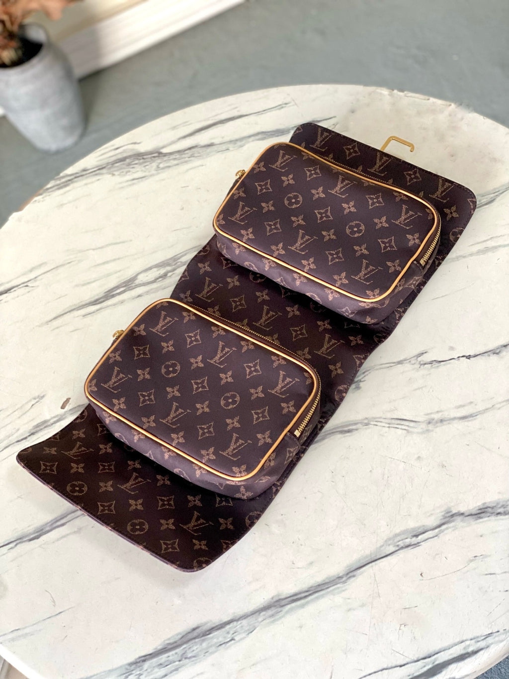 LV Hanging Toiletry Bag M2A500