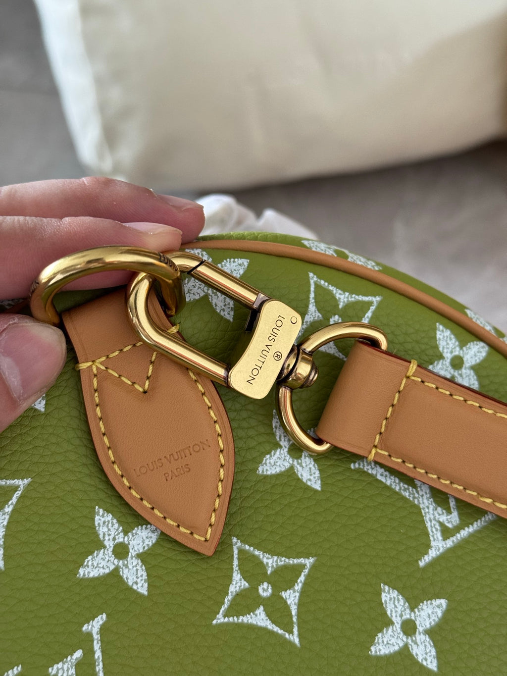 LV Speedy P9 Bandoulière 30 Reversible M2A408