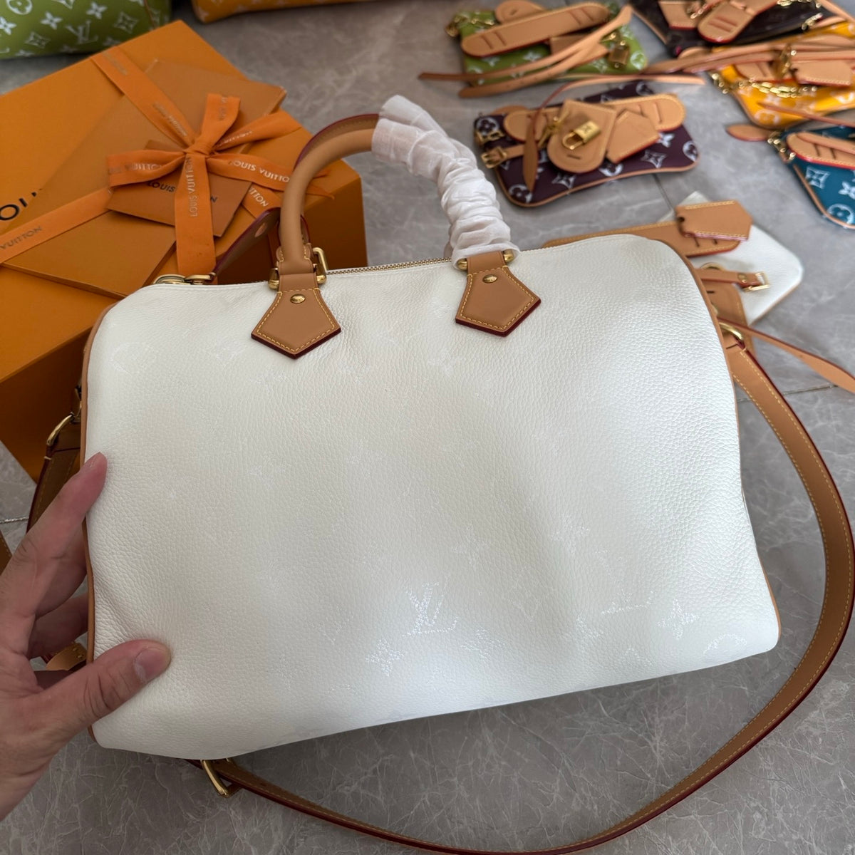 LV Speedy P9 Bandoulière 30 Reversible M2A409