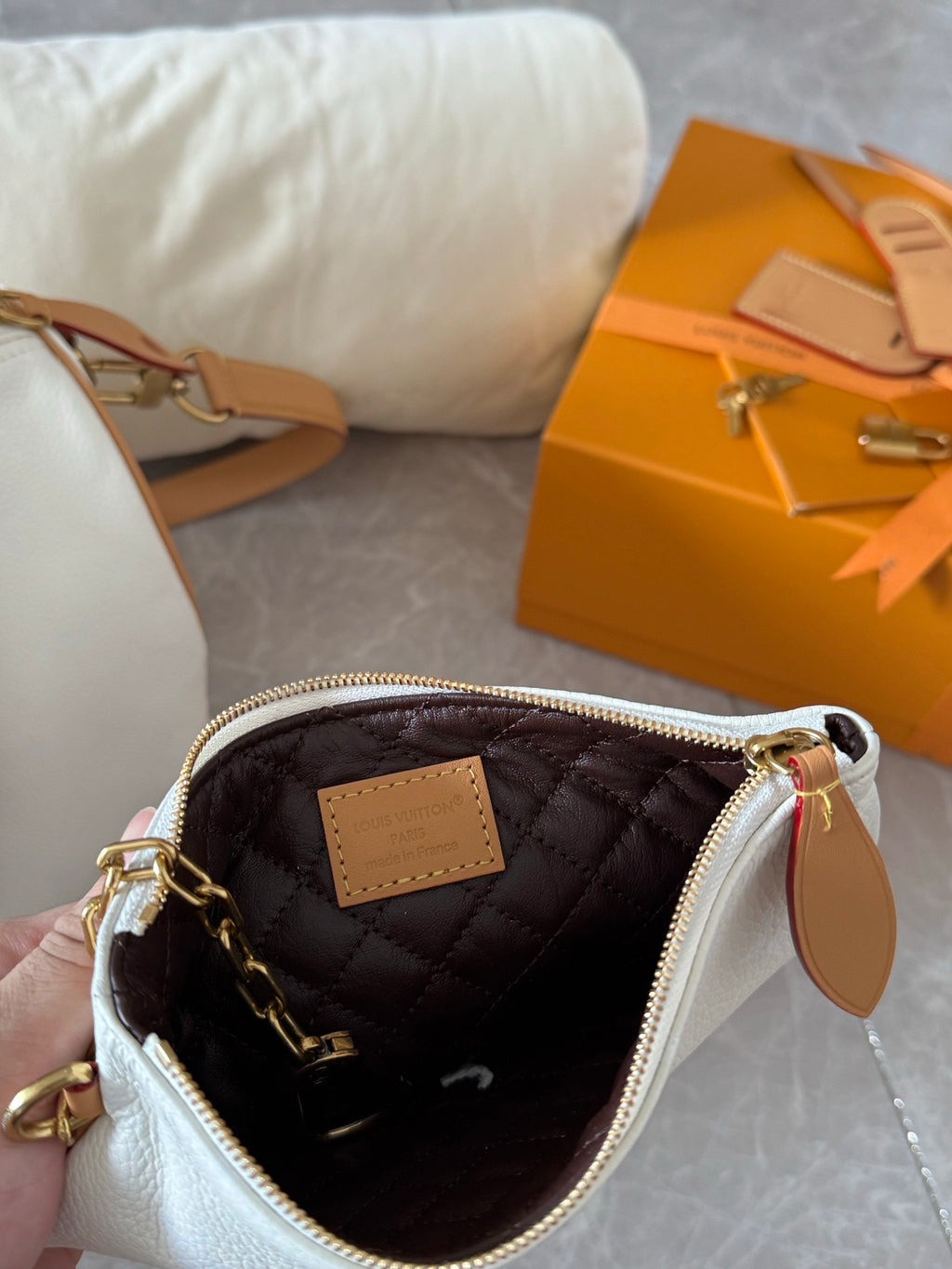 LV Speedy P9 Bandoulière 30 Reversible M2A409