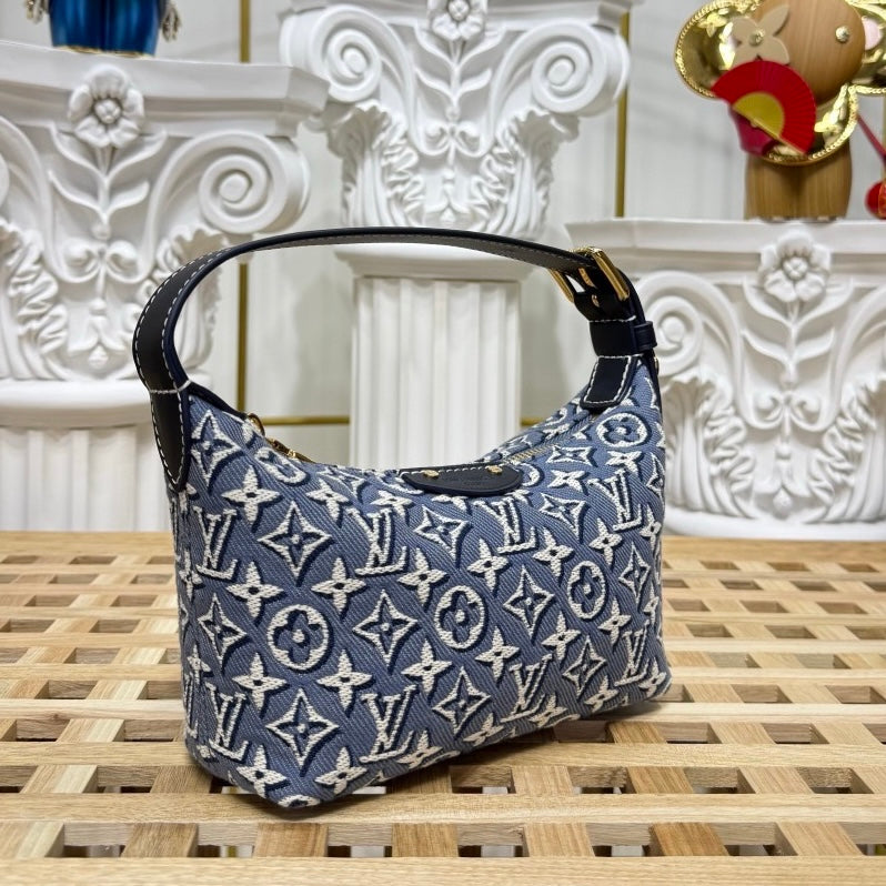 LV Pochette Hills M2A155