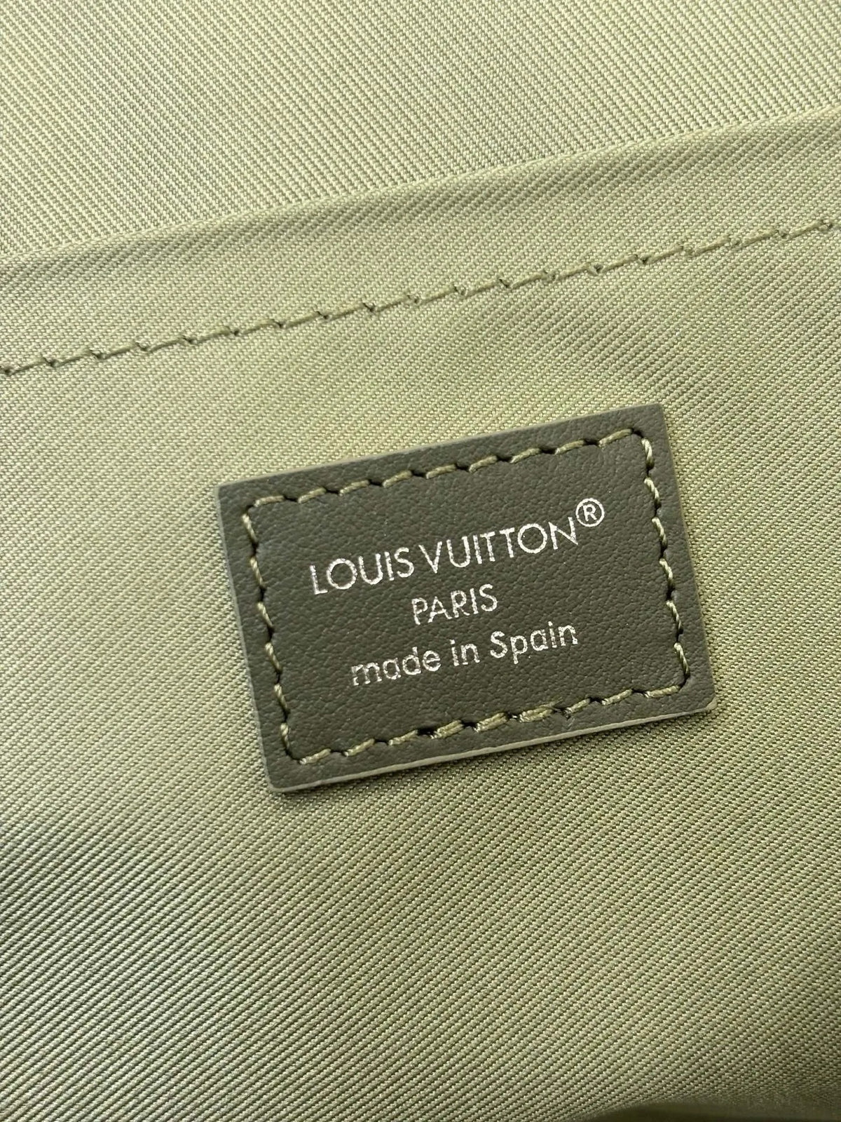 LV Courrier Messenger M28629