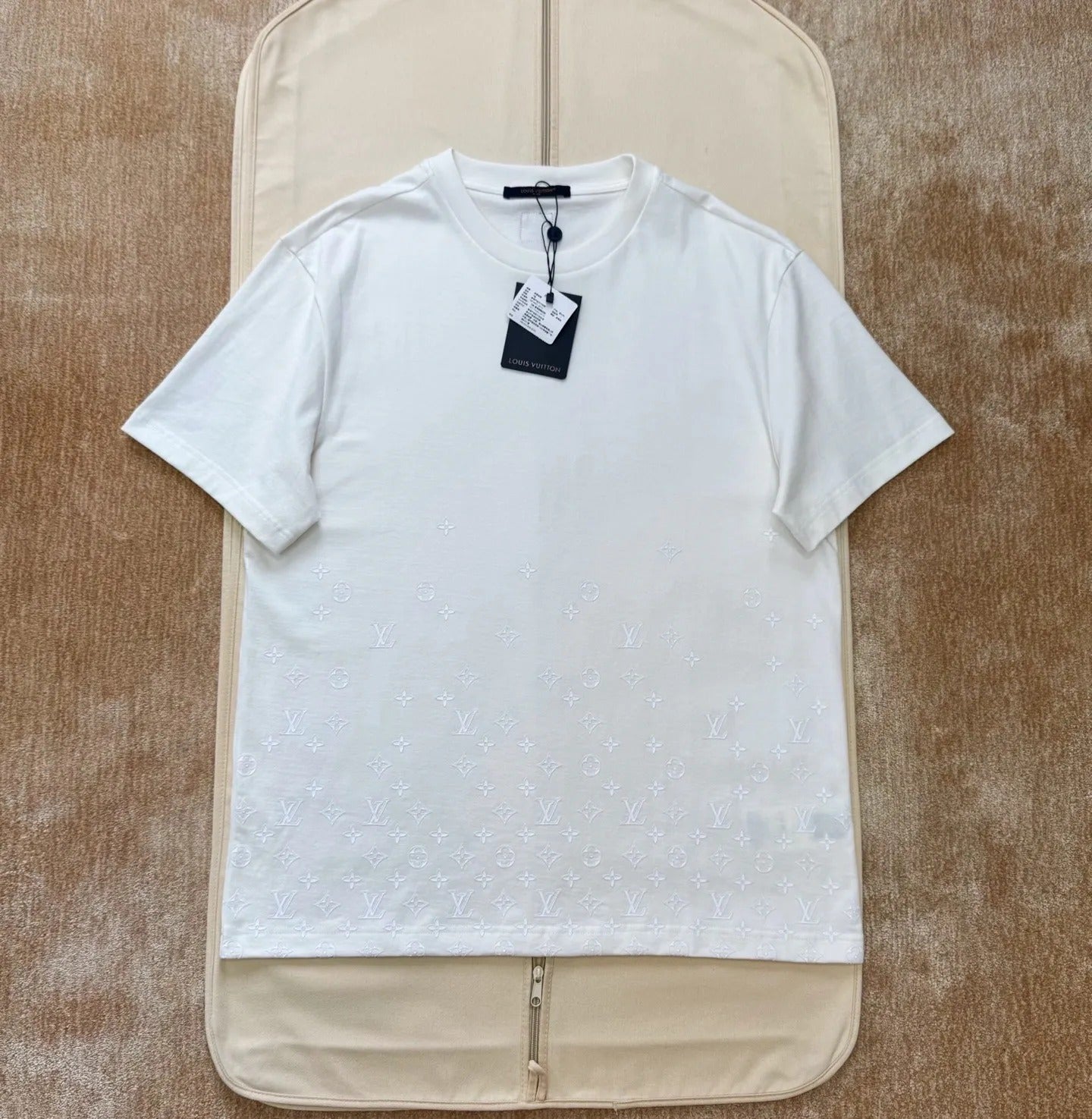 LV 1AK7LM Flock Print Monogram Gradient T-Shirt