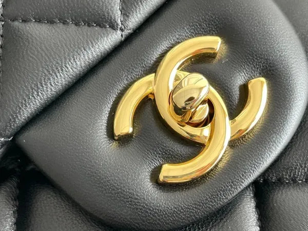 Chanel Classic Flap Bag in Lambskin