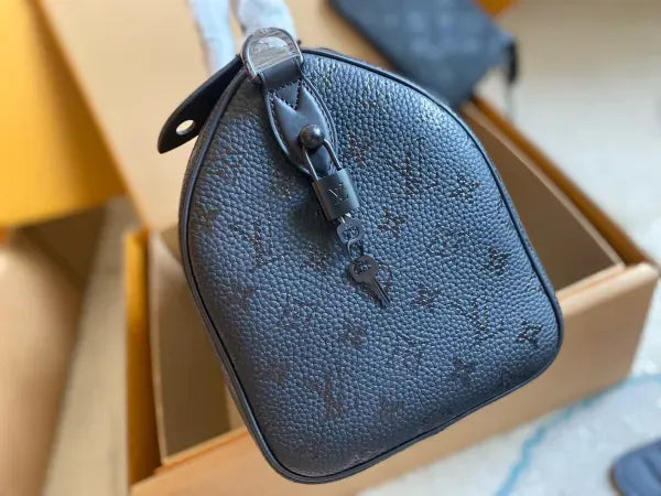 LV Speedy P9 Bandoulière 30