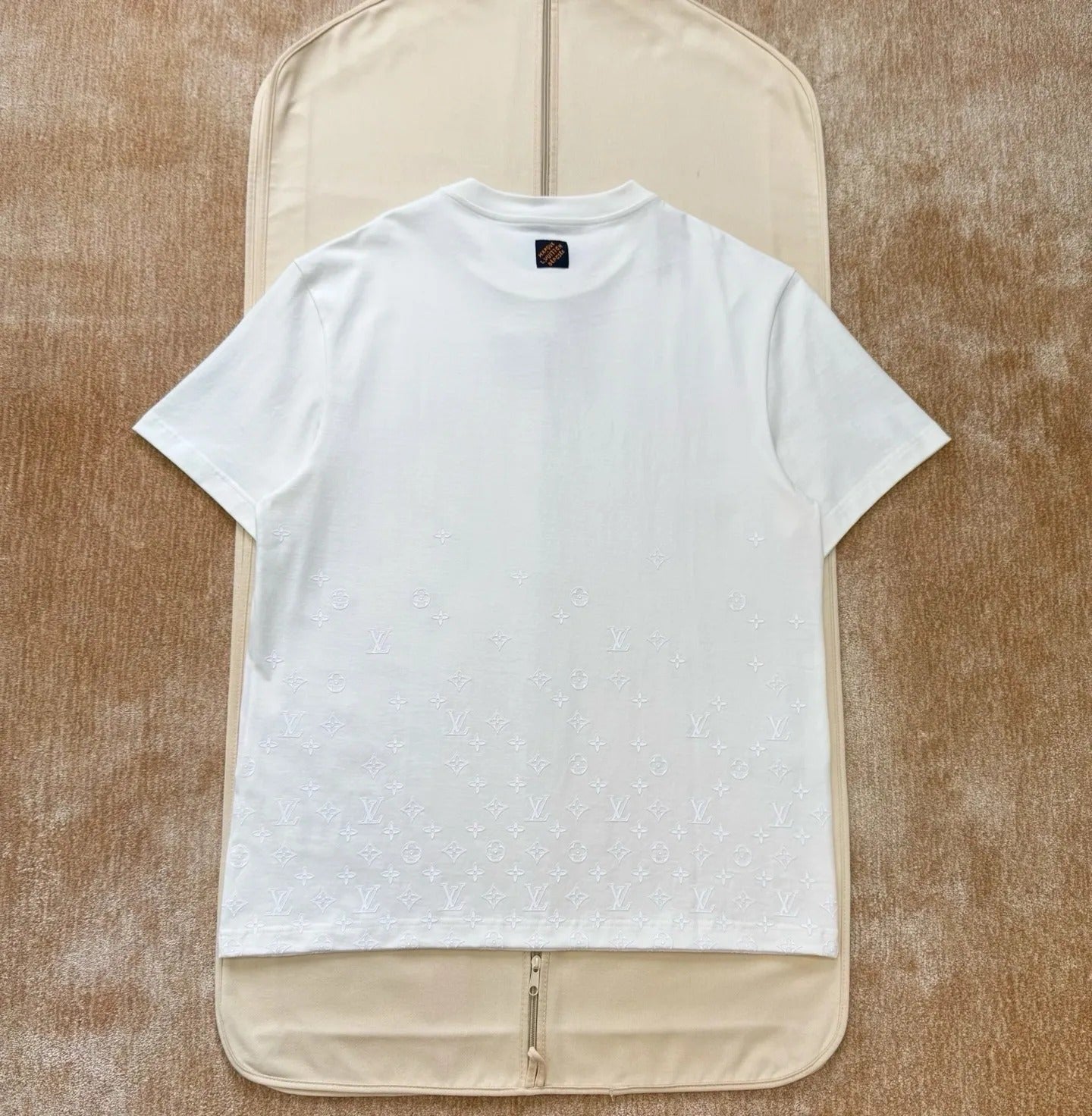 LV 1AK7LM Flock Print Monogram Gradient T-Shirt