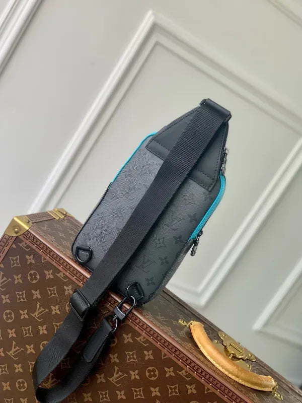 LV Avenue Slingbag M11703