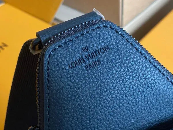 LV Avenue Slingbag M14953