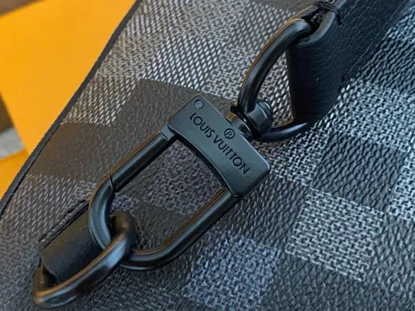 LV Avenue Slingbag M14953