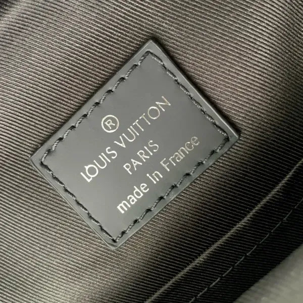 LV Avenue Slingbag M11703
