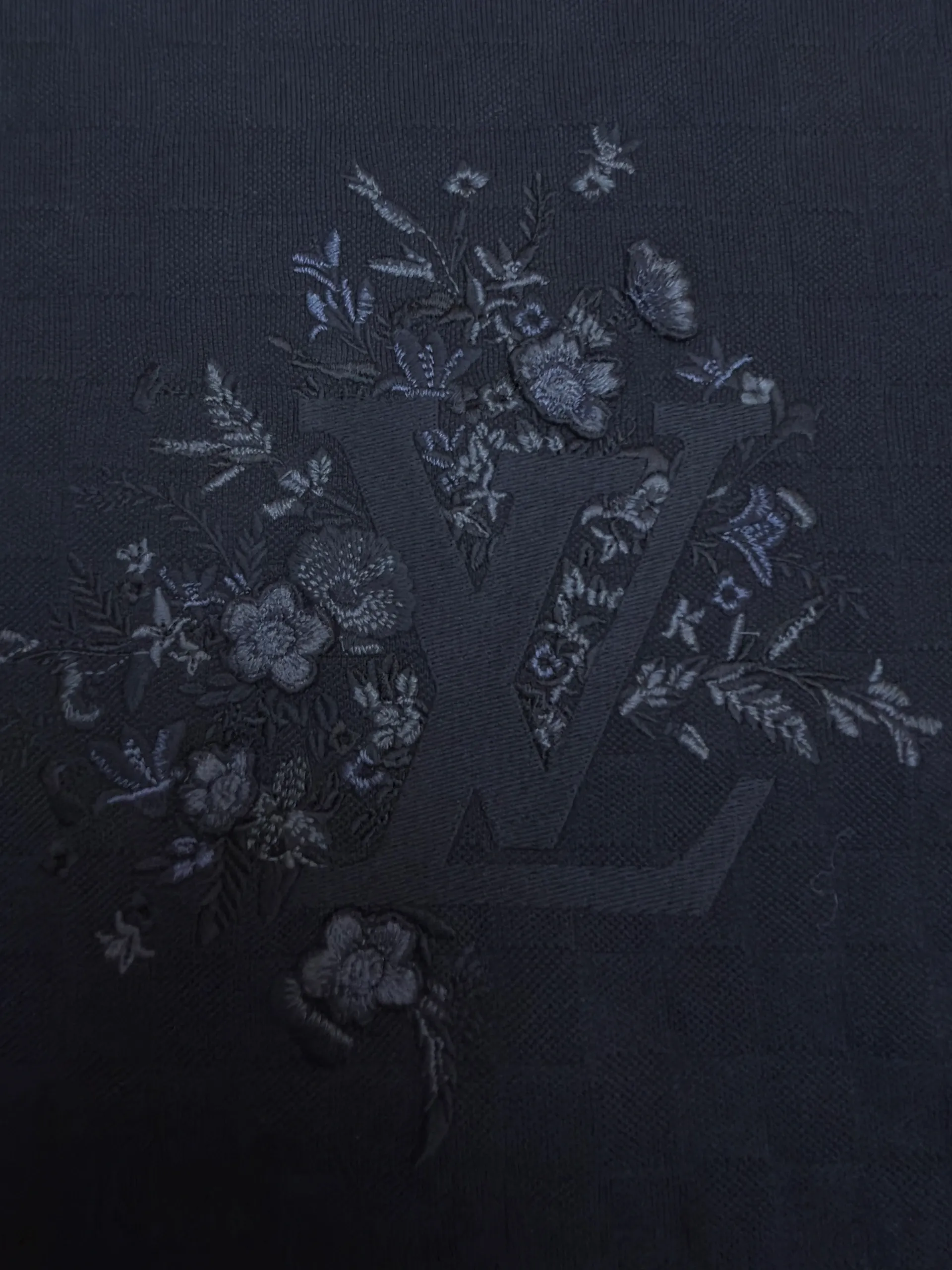 LV 1AJRHM Embroidered Signature T-Shirt