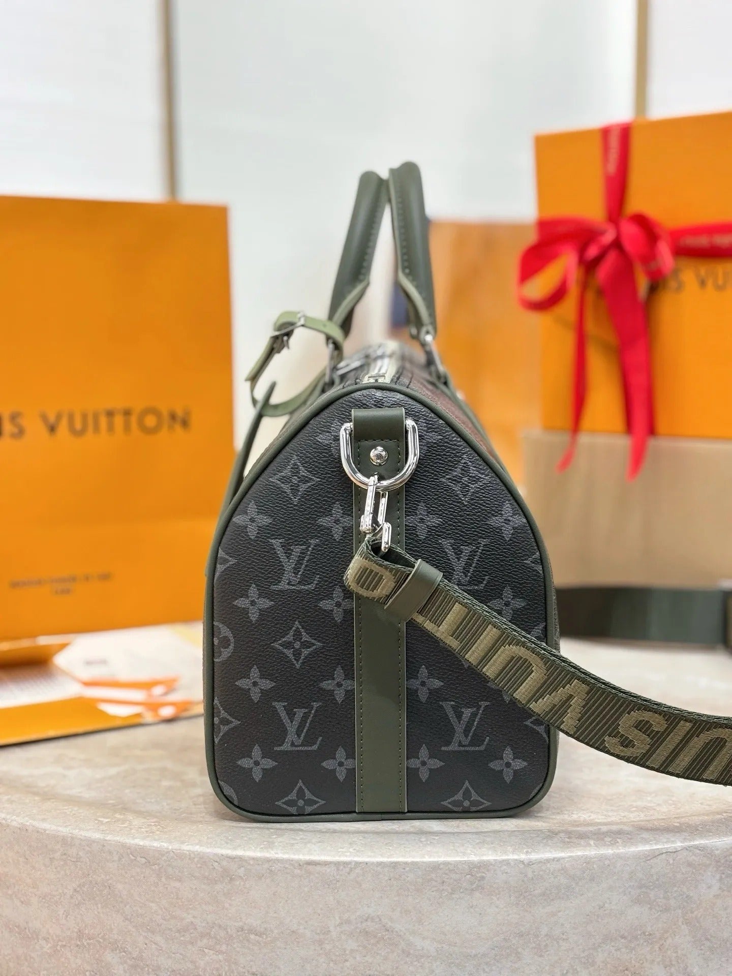 LV Keepall Bandoulière 35 M28639