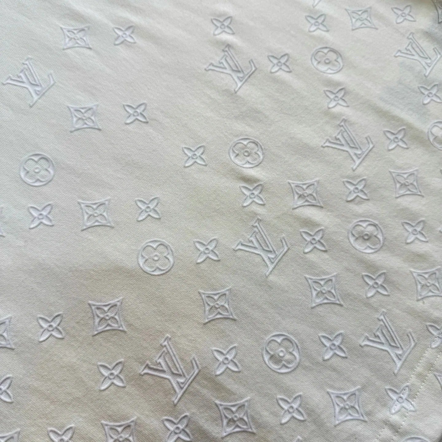 LV 1AK7LM Flock Print Monogram Gradient T-Shirt