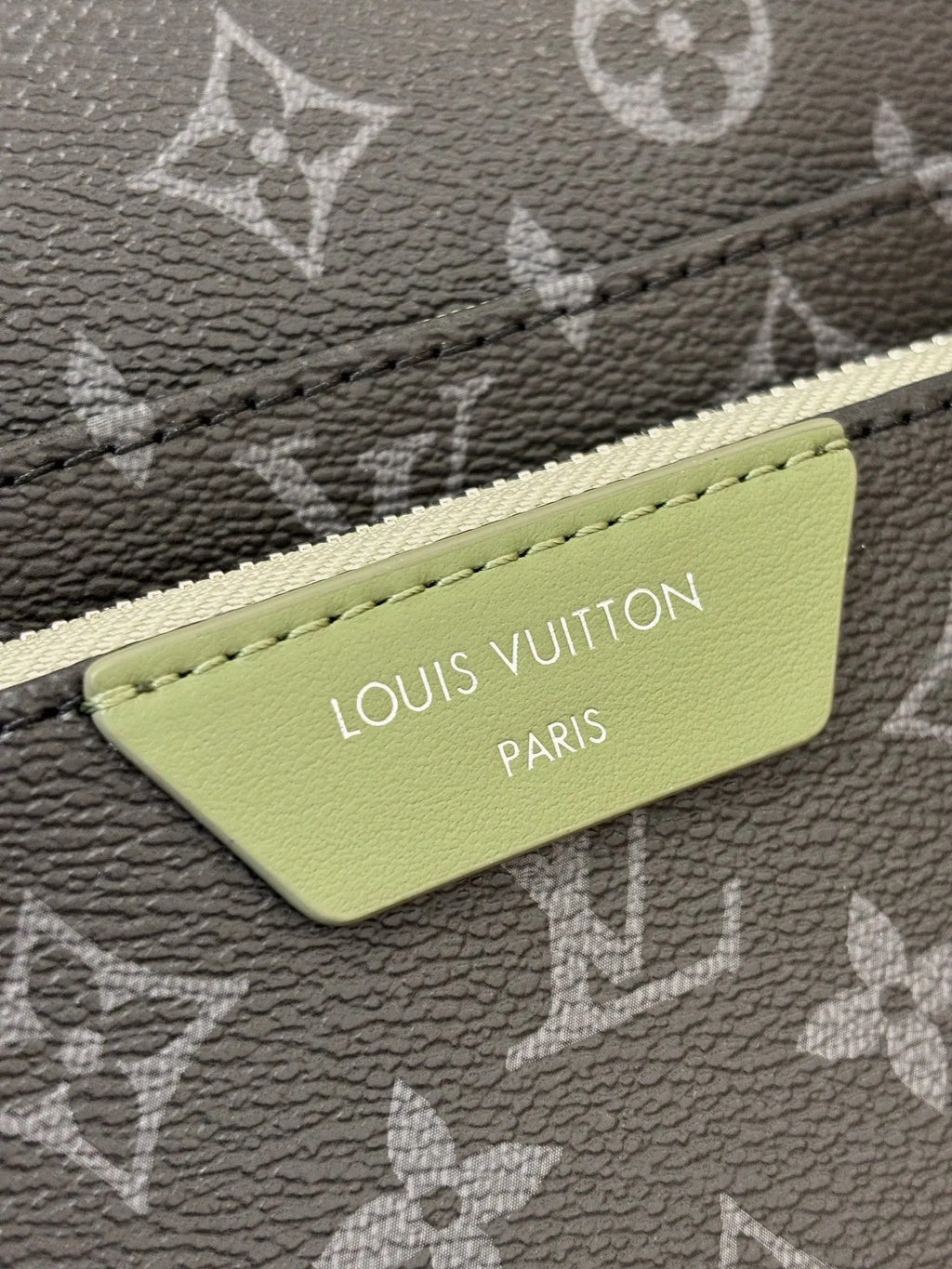 LV Trio Messenger Bag M28628