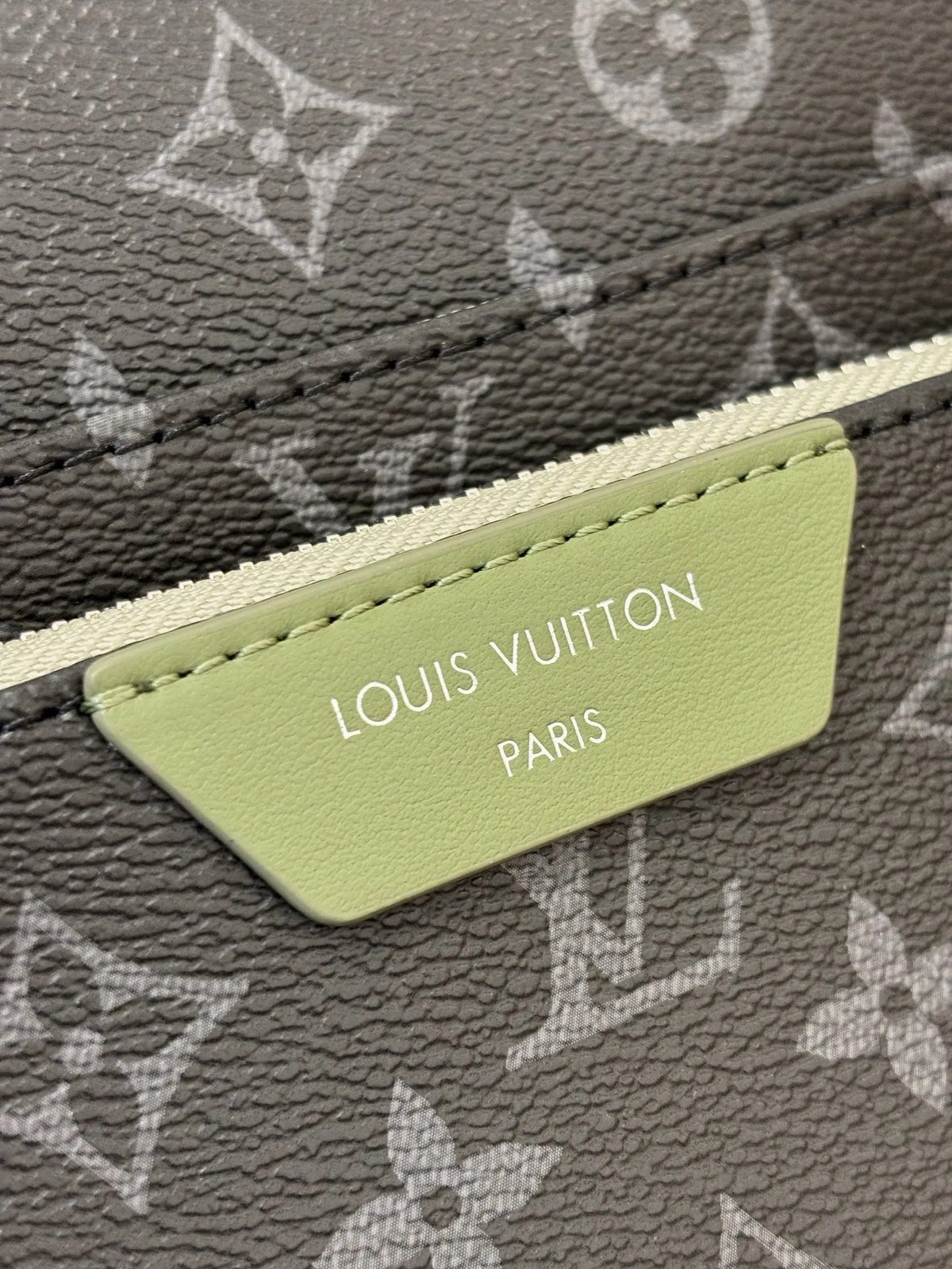 LV Trio Messenger Bag M28628