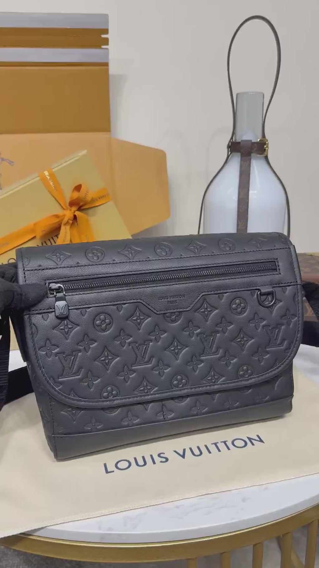 LV Courrier Messenger M28781