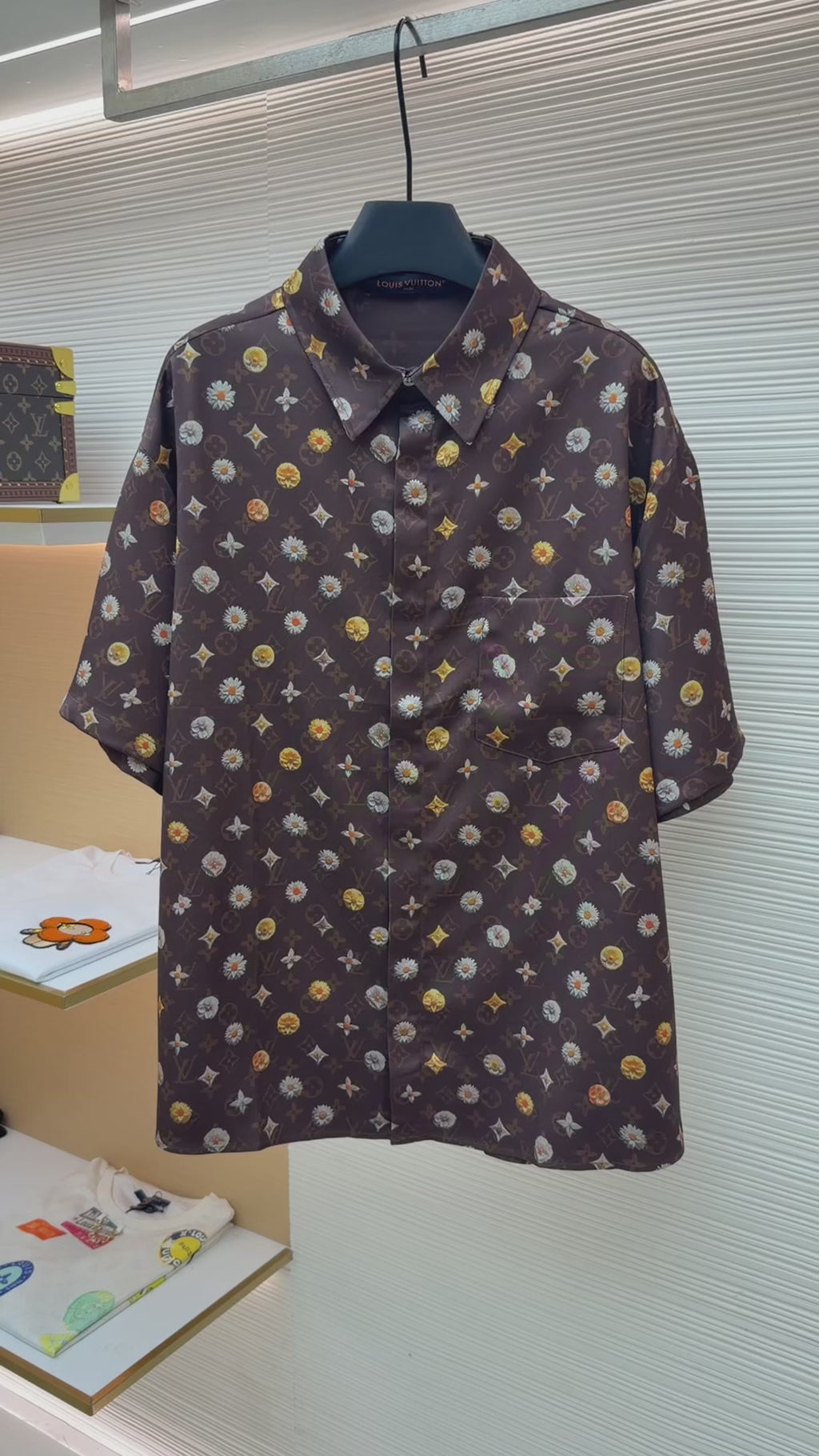 LV 1AJRJ7 Monogram Printed Short-Sleeved Silk Shirt