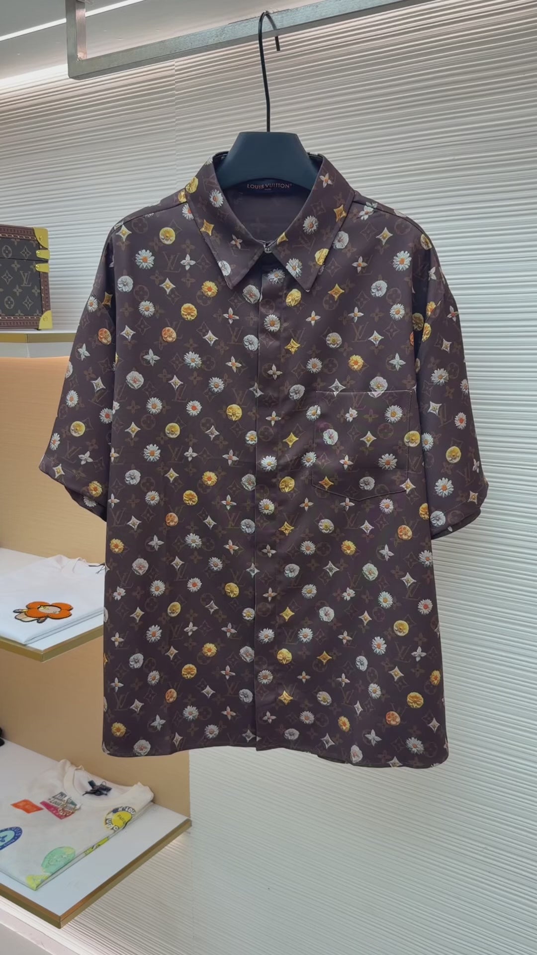 LV 1AJRJ7 Monogram Printed Short-Sleeved Silk Shirt