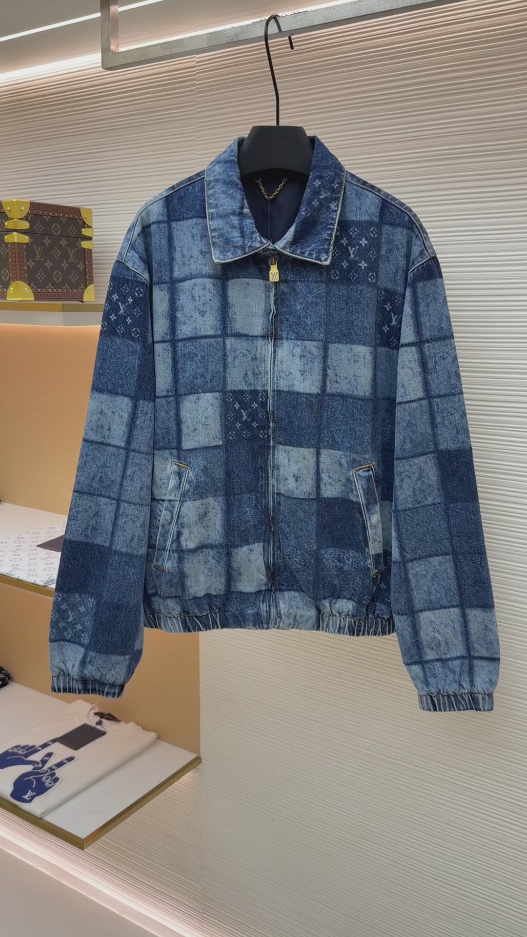 LV 1AK6J4 Lasered Signature Patchwork Denim Blouson