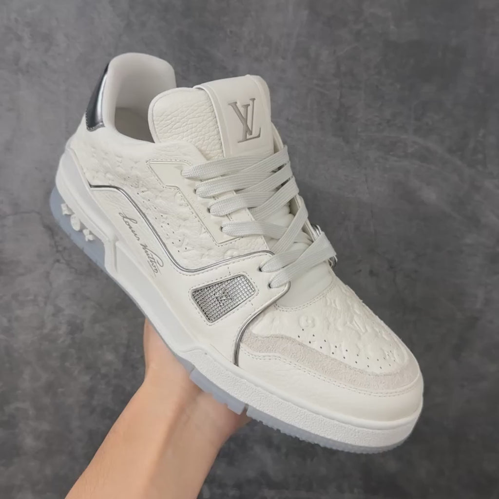 LV Trainer Sneaker 1AKCL1